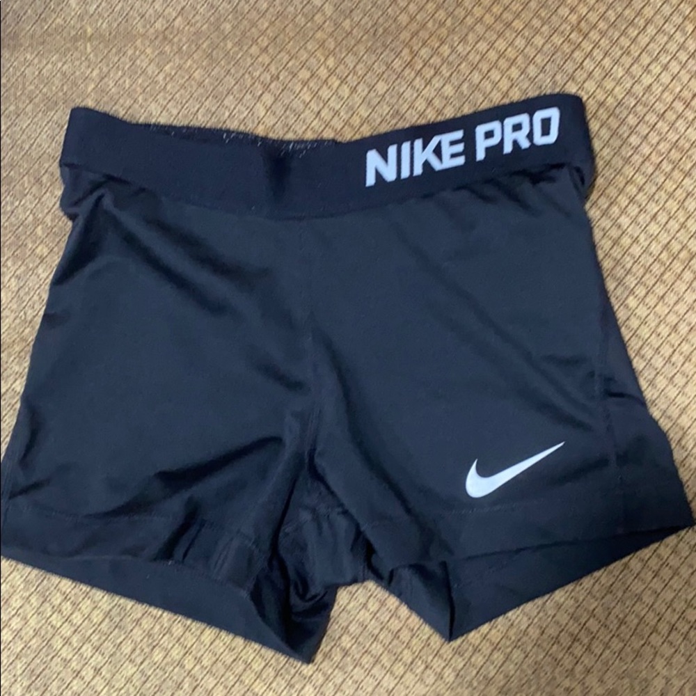 Nike Pro shorts - Picture 3 of 5